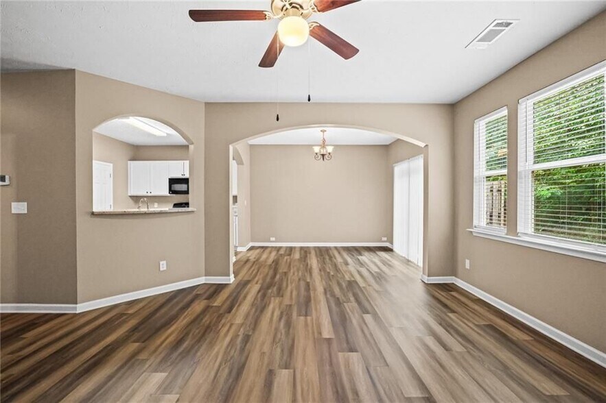 Building Photo - 1619 Park Brooke Cir SW