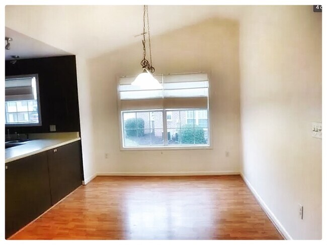 Building Photo - 1721 Bulon Dr