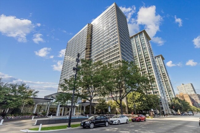 Building Photo - 3550 N Lake Shore Dr