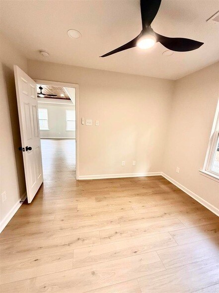 Building Photo - 506 Waymack Cove