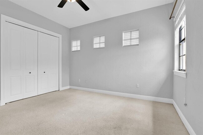 Building Photo - 7535 Old Thyme Ct