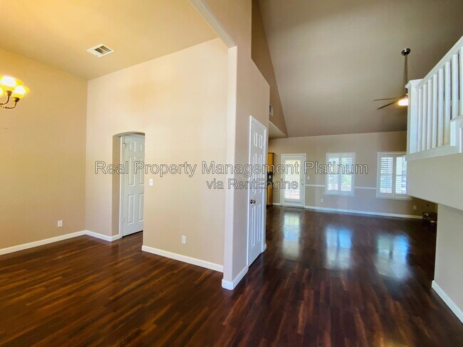Building Photo - 7115 N Cecelia Ave