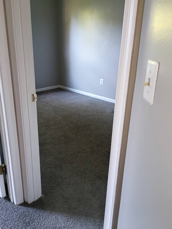 Building Photo - 8901 Harkate Way