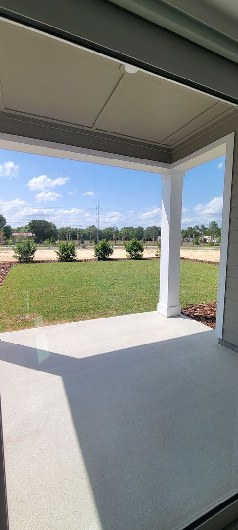 Building Photo - 3/2 with 2 car garage. Newer Construction home in Oakmont
