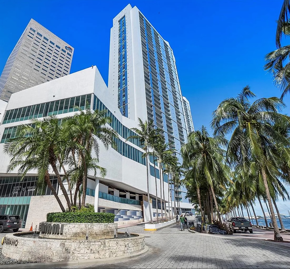 Building Photo - 325 S Biscayne Blvd