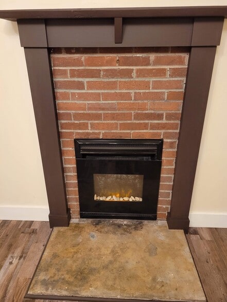 Building Photo - 153 E High St