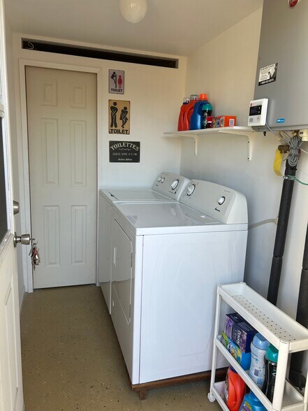 Building Photo - 21921 Halldale Ave