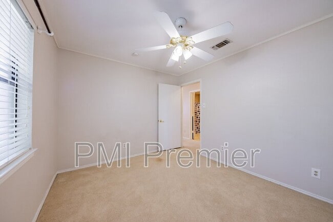 Building Photo - 471 Caviness Dr