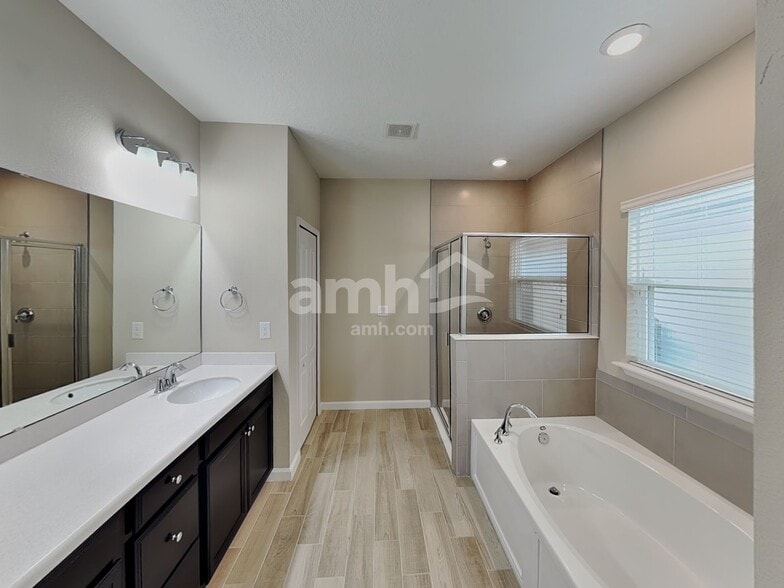 Building Photo - 37 Trumpco Dr