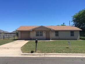 Building Photo - 6702 Wagon Wheel Dr
