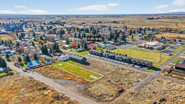 Building Photo - Beautiful 3 Bed, 2.5 Bath Townhome in Ashton - Shorter lease terms available