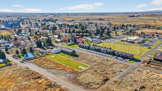 Building Photo - Beautiful 3 Bed, 2.5 Bath Townhome in Ashton