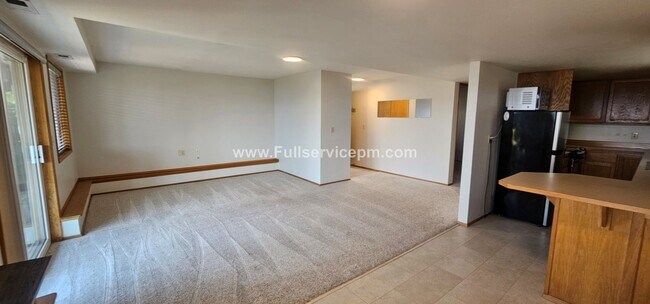 Building Photo - Quiet and charming 1 bedroom 1 bath DS apartment in Redondo Beach house