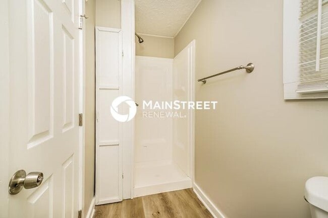 Building Photo - 3 Bedroom Pet-Friendly Home in MARTINSVILLE, IN with Main Street Renewal