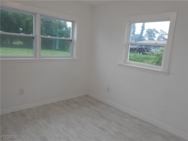 Building Photo - 120 Lee Blvd