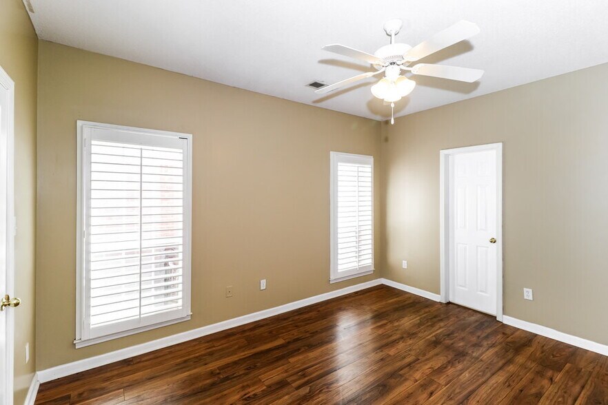 Building Photo - 8705 Eagle View Dr