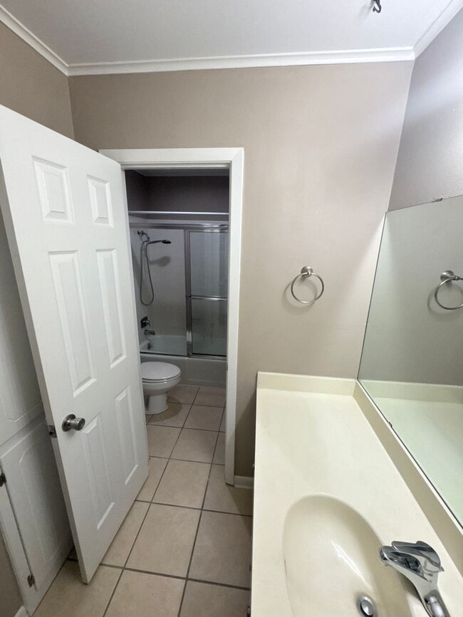 Building Photo - Broadmoor / Anderson Island Area