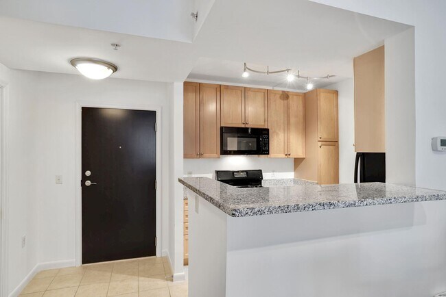 Building Photo - 851 N Glebe Rd