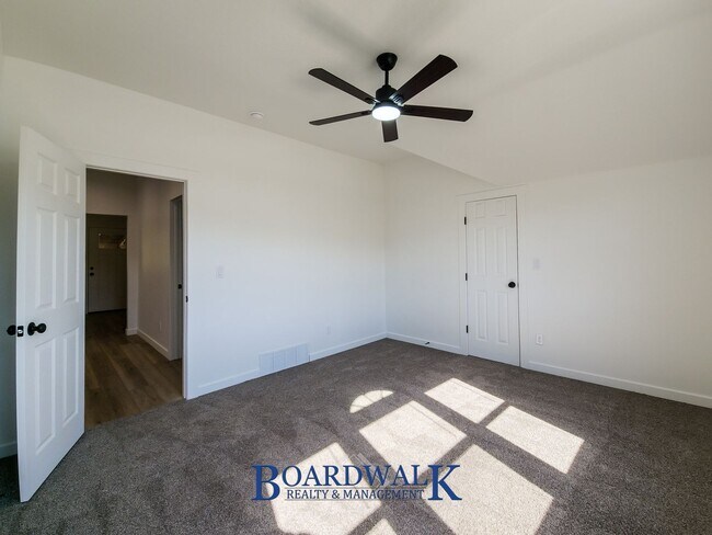 Building Photo - 3396 S 900 E