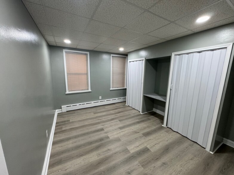 Building Photo - 4283 Paul St