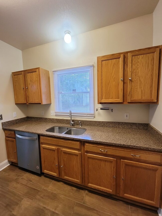 Building Photo - 3 bedroom town home for rent starting June 8, 2026, renting for $1800, includes privacy fenced ya...