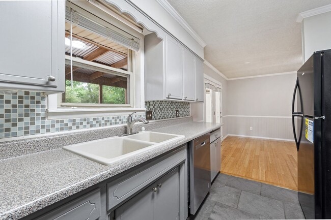 Building Photo - 2119 N 55th Pl