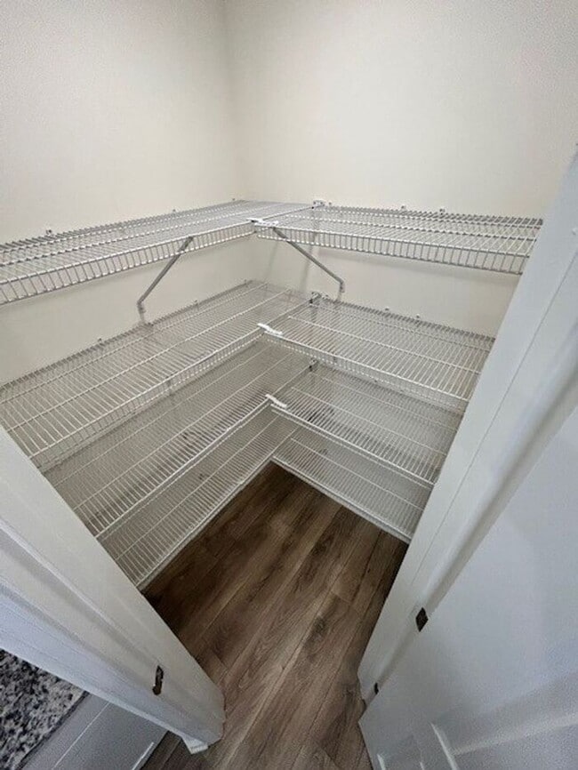 Building Photo - Limited Time Offer: First Full Month Rent-...