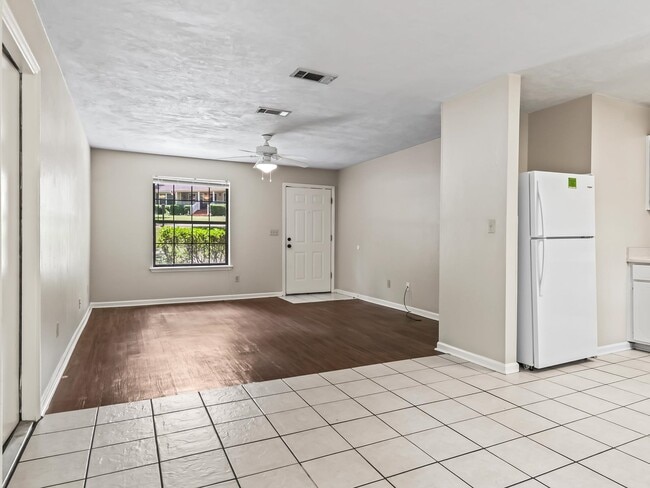 Building Photo - 8760 Minnow Creek Dr