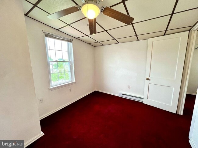 Building Photo - 137 E Summit St