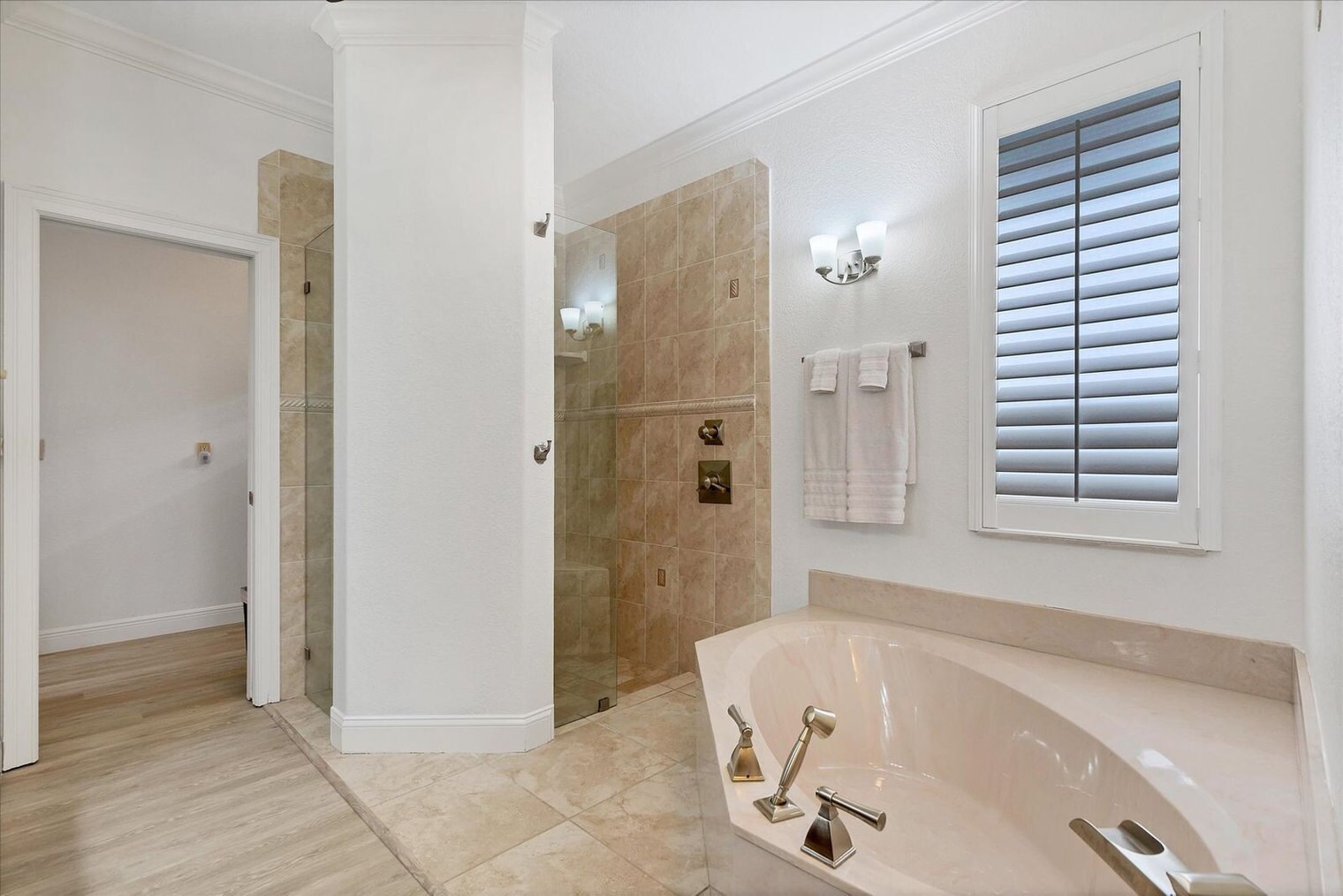 Building Photo - 3337 Sandpiper Dr