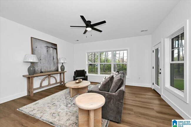 Building Photo - 304 GARDEN St