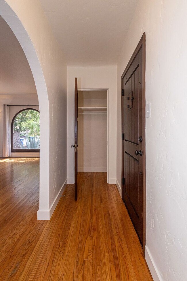 Building Photo - Beautifully Restored 3BR Miracle Mile Duplex | 1,725 SF | Near Metro D Line