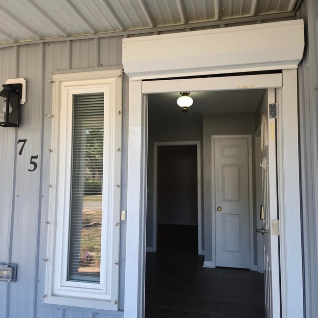 Building Photo - 75 7th St