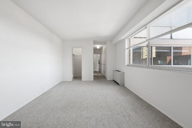 Building Photo - 5500 Friendship Blvd