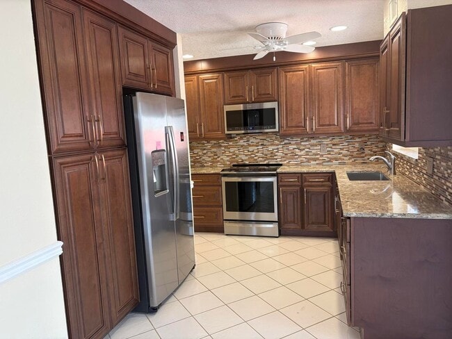Building Photo - 21435 Campo Allegro Dr