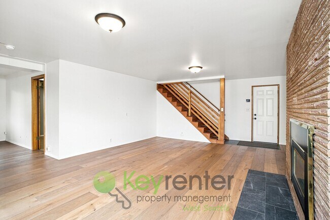 Building Photo - 924 S 226th Pl