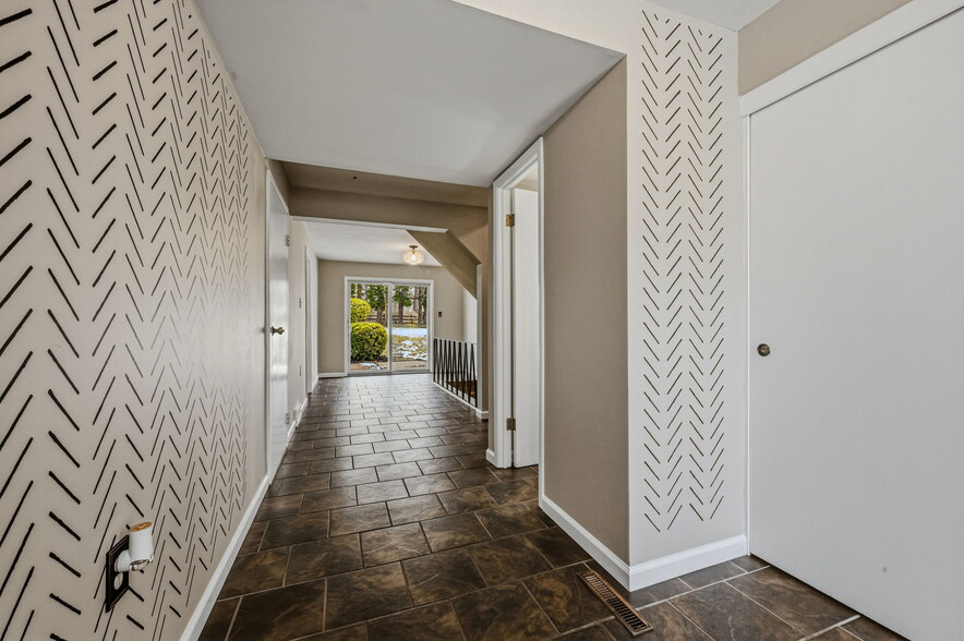 Building Photo - 1513 Fresno Rd