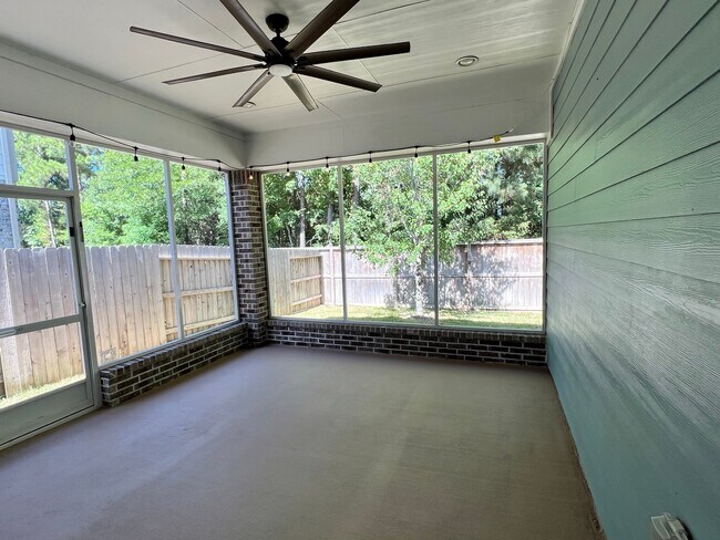 Building Photo - 211 Pleasant Hl Wy