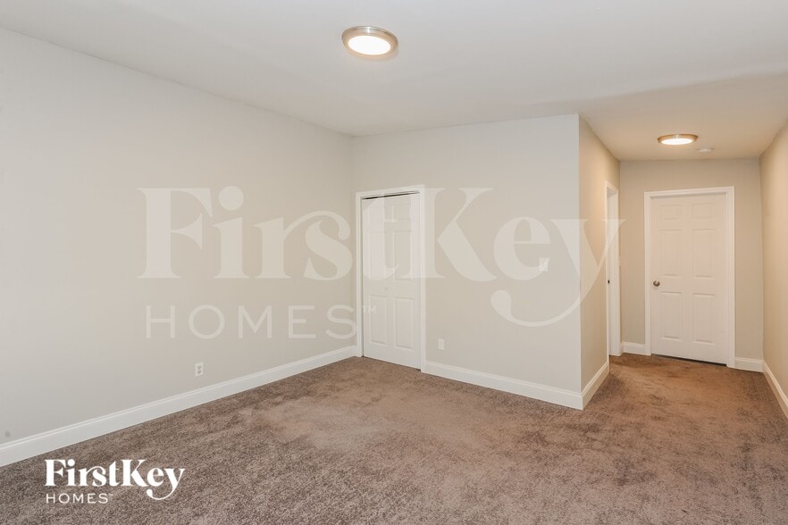 Building Photo - 1954 Wildwood Dr