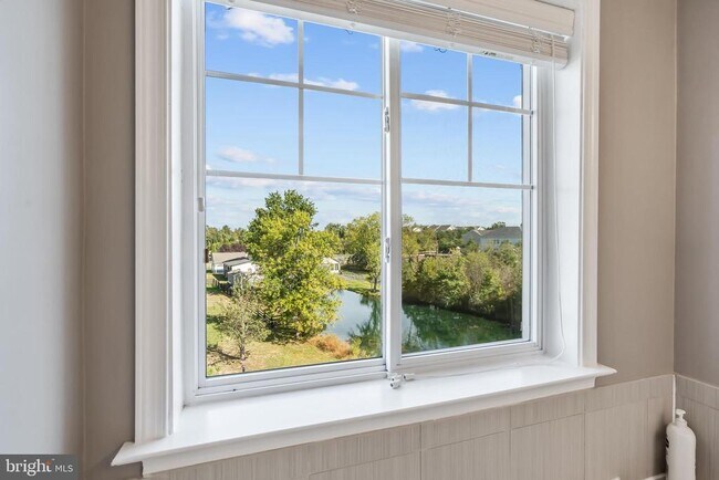 Building Photo - 43596 Mirror Terrace