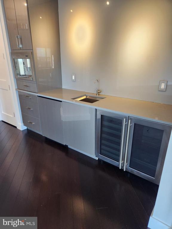 Building Photo - 900 N Stafford St