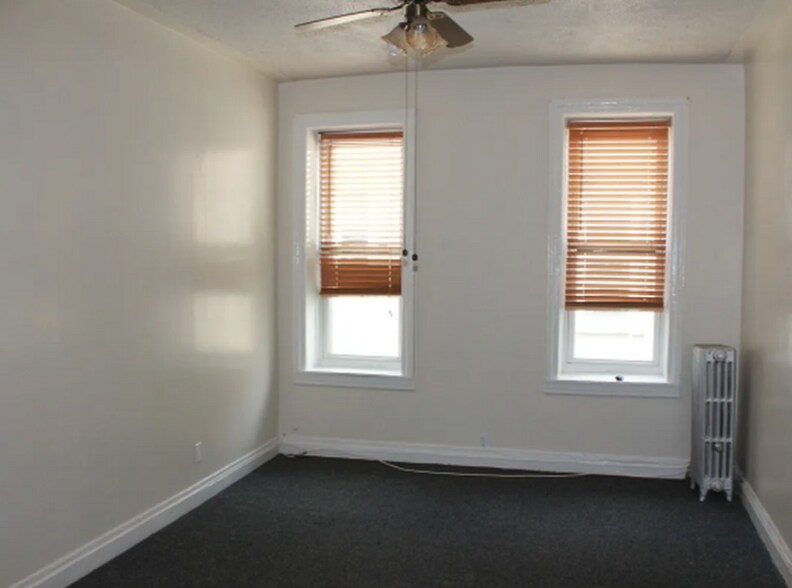 Building Photo - 580 E 93rd St