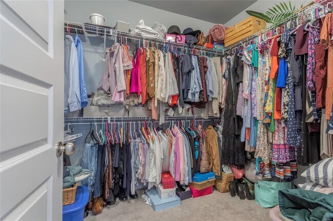 Building Photo - 357 Sydney Dr S