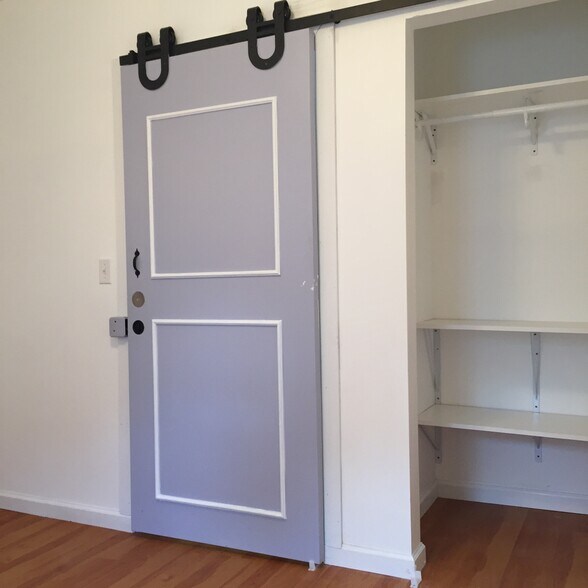 Bedroom-3a - 125 E Walnut Ave