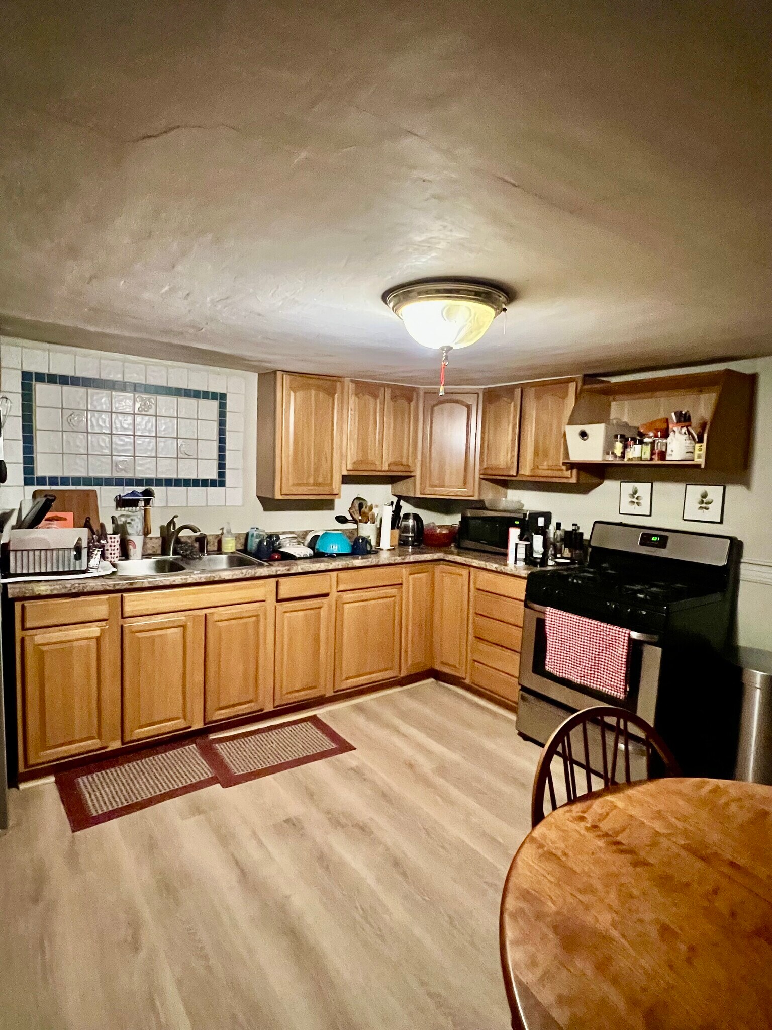 New stainless fridge & stove - 10 Mall St