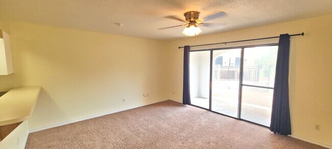 Building Photo - 8730 Thomas Dr