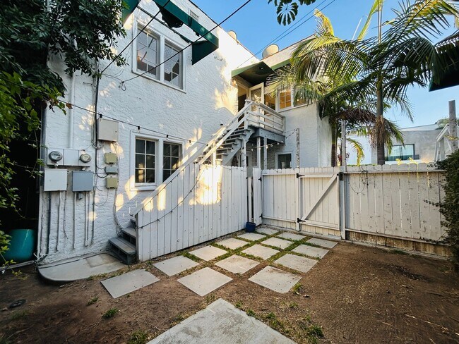 Building Photo - 8159 Willoughby Ave