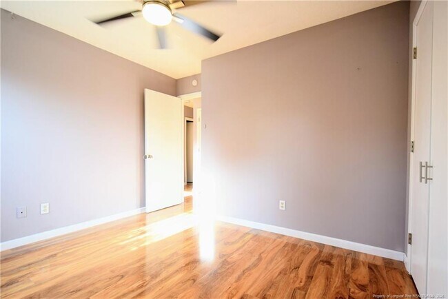 Building Photo - 733 Mosswood Ln