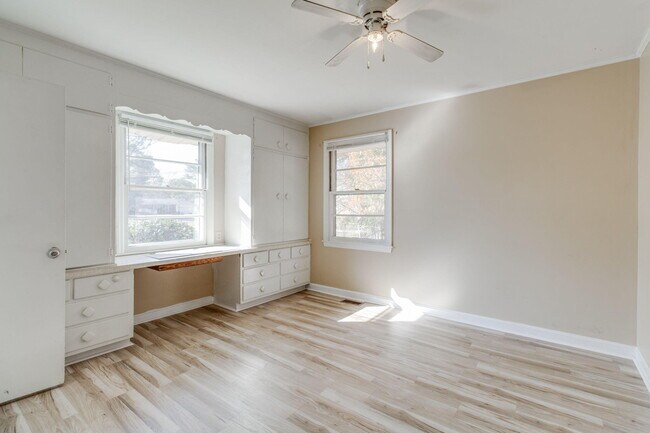 Building Photo - 2 Pickens Ct