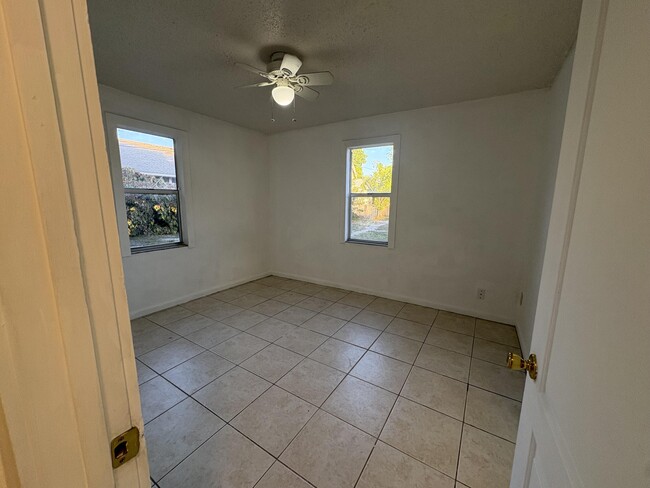 Building Photo - 1971 Smith Dr